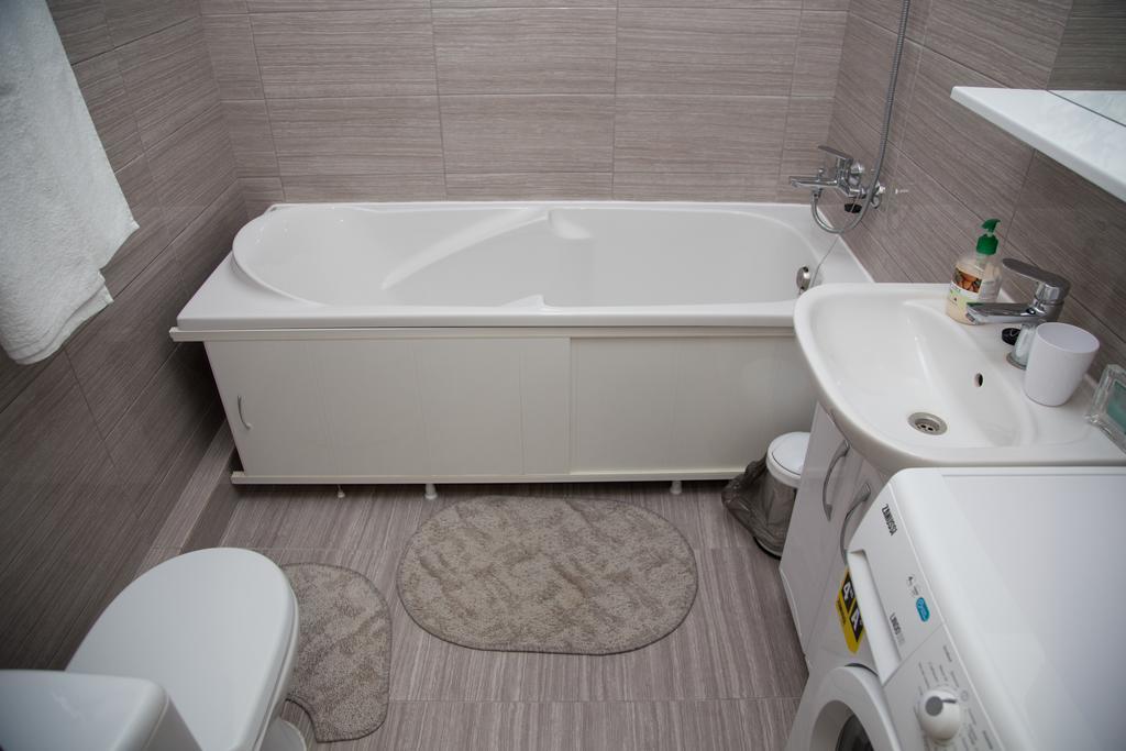 Flat2Let Apartment Boryspilʼ Exterior foto